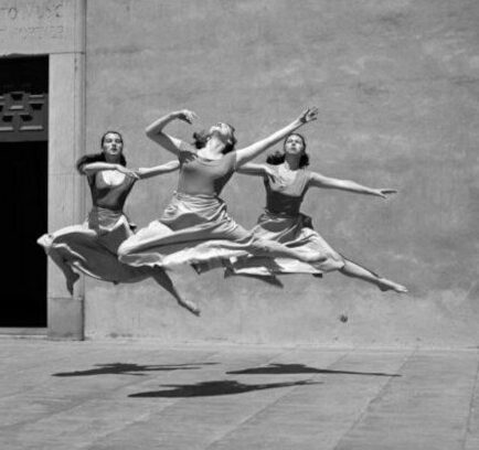 Meditación para la energía femenina, desarrollo personal femenino y yoga online en Bizkaia, País Vasco norte.