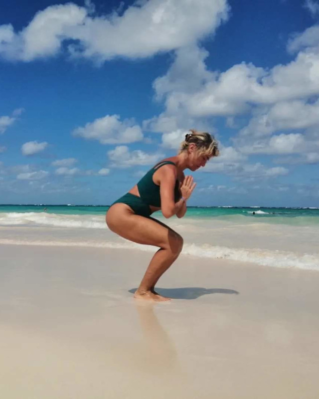 Meditación para la energía femenina, desarrollo personal femenino y yoga online en Bizkaia, País Vasco norte.